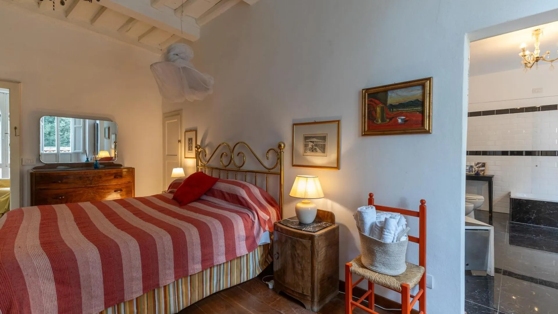 Il Casale Di Villa Rossi Lucca 0*,  Italia